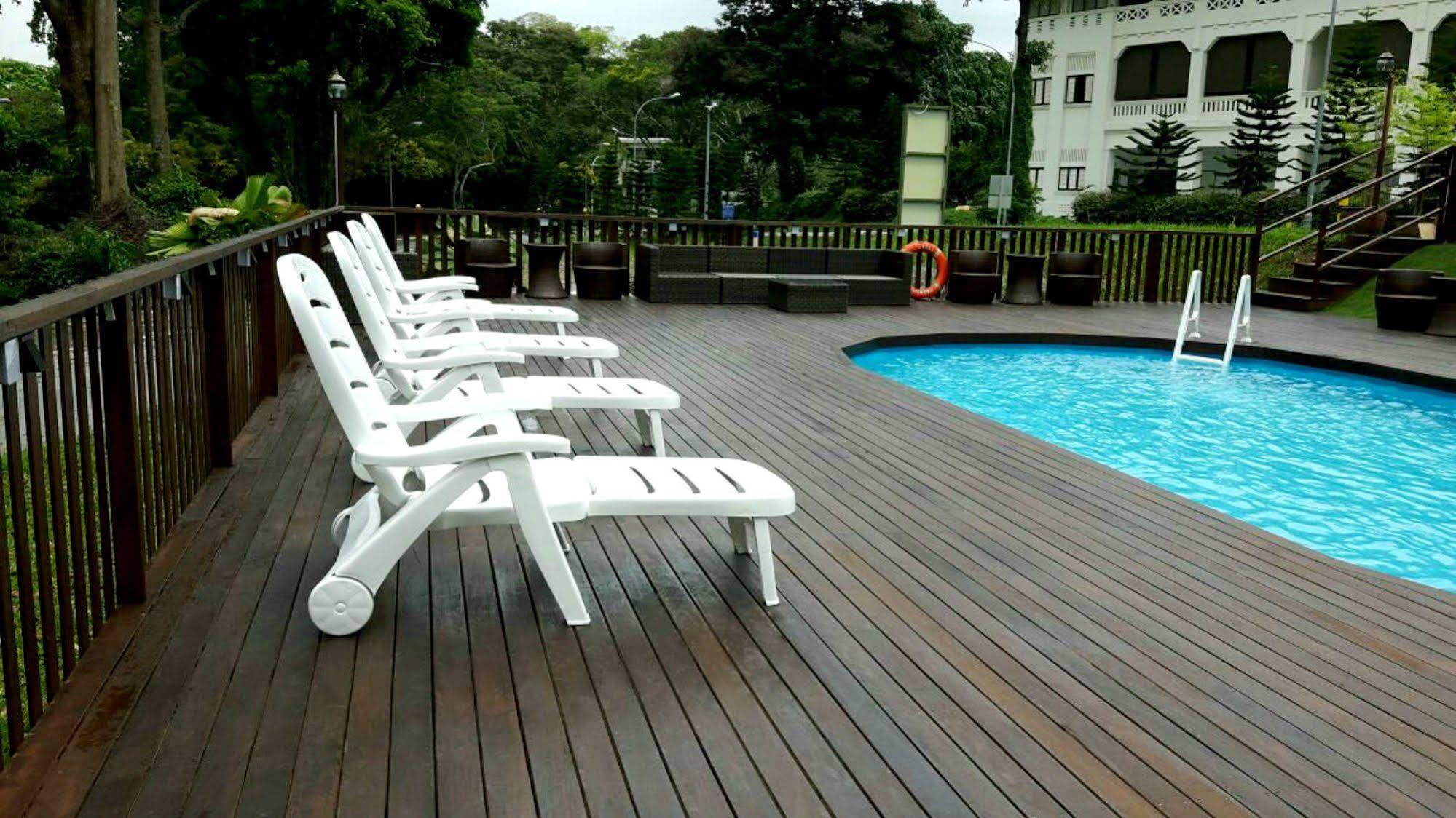 Raintr33 Hotel Singapore Exteriör bild
